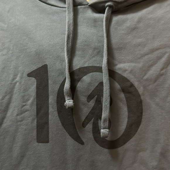 10 tree sweater - Picture 2 of 7